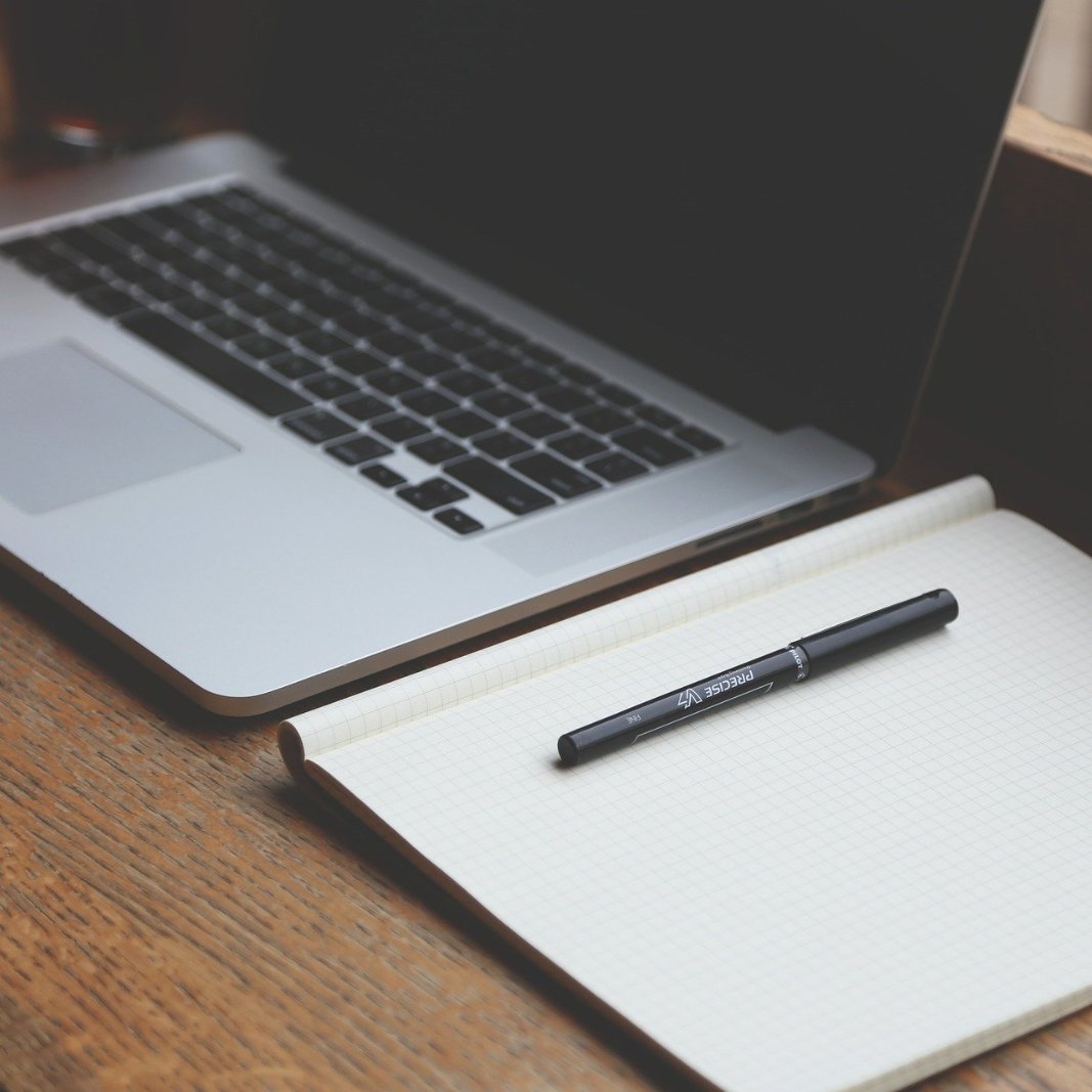 Screenshot_20211229-100038_Canva (c) Bild von StartupStockPhotos auf Pixabay